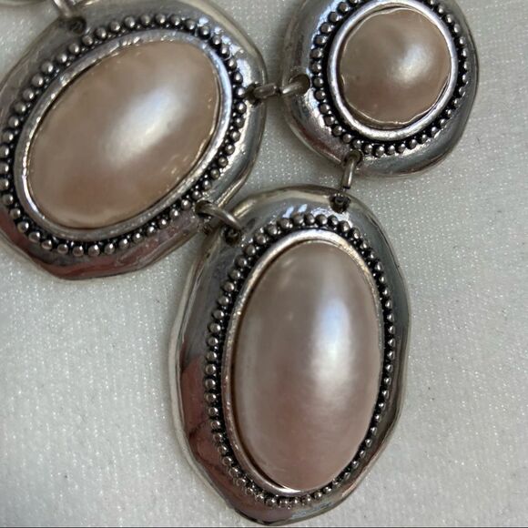 Silver tone faux pearl oval statement cord necklace - Picture 4 of 6